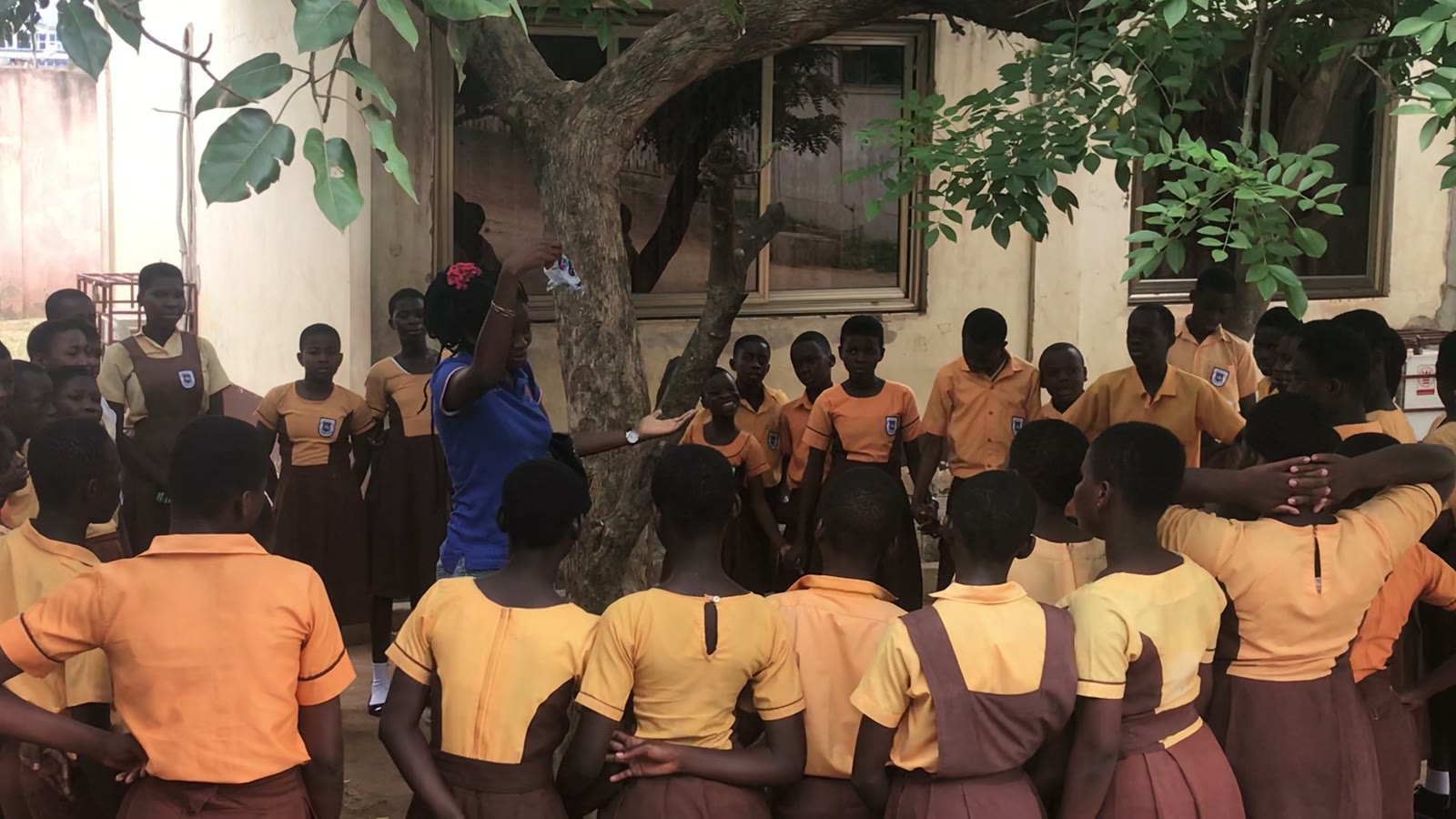 SESA leading a recycling activity with school students in 2019 (1/4)