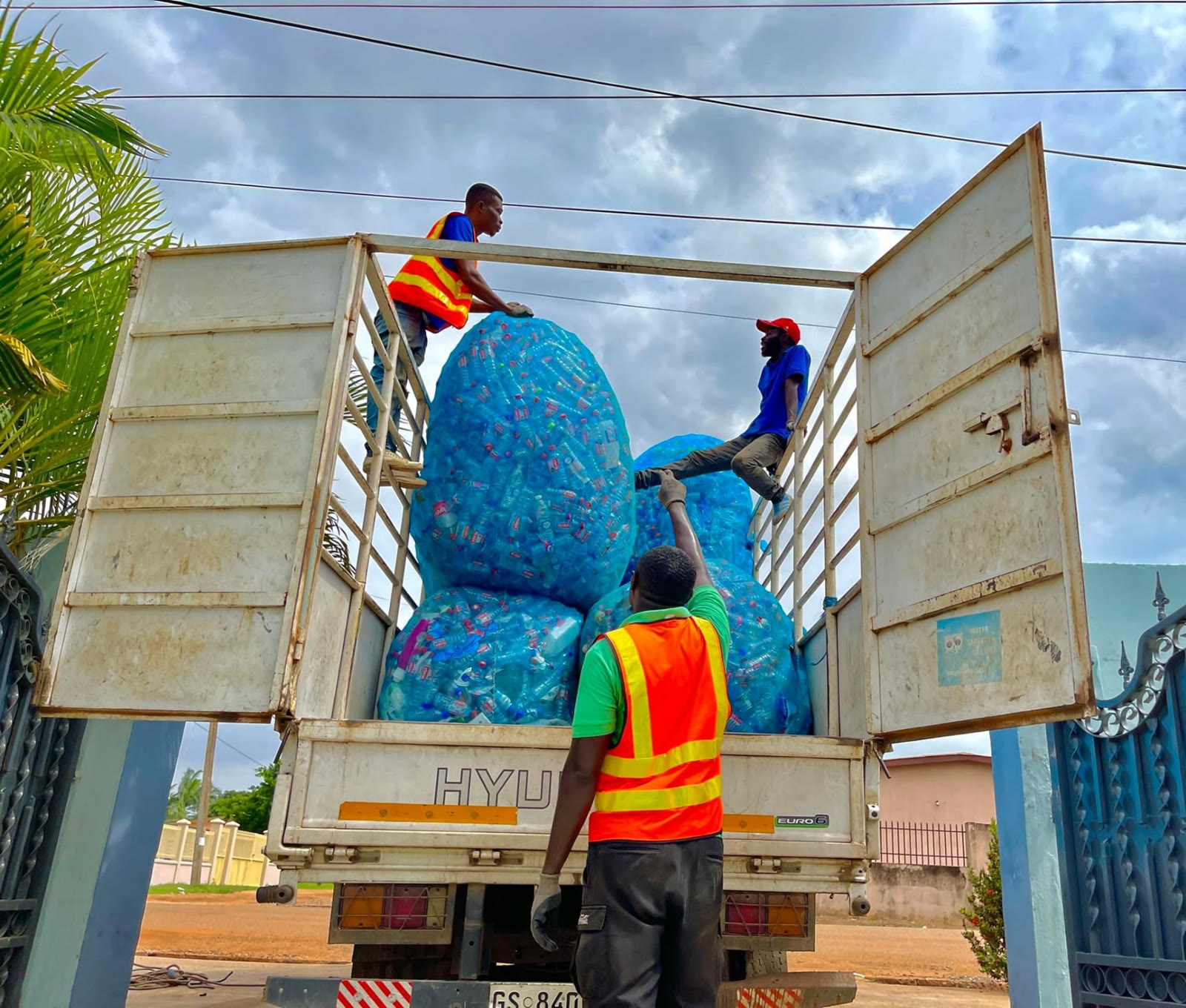SESA collection boxes, community partners and raw material deliveries in Accra (3/6)