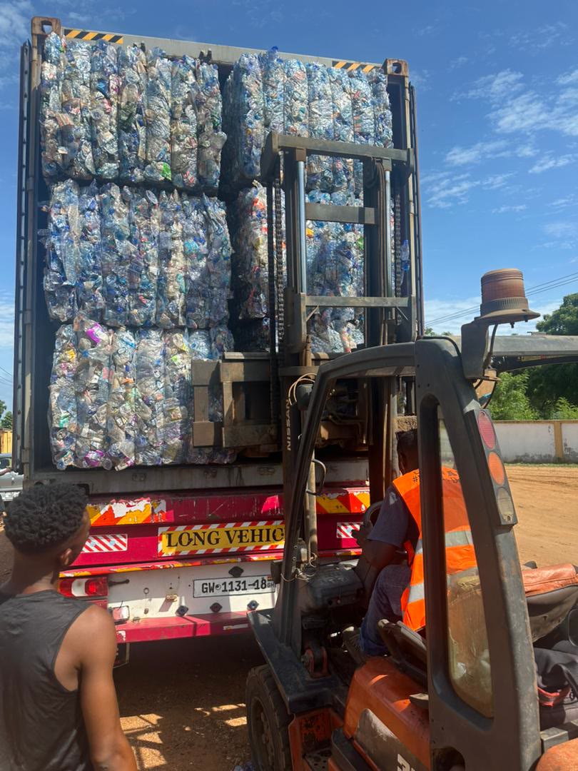 SESA Recycling Centre team, baled PET containers and a coastal collection centre (2/5)